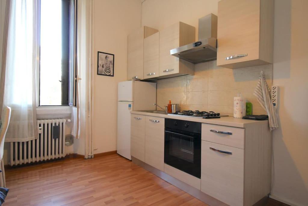 Splendido Bilocale A 4 Fermate Dal Duomo Apartman Milánó Kültér fotó